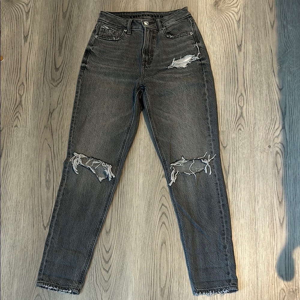 American Eagle Gray Straight Leg Mom Jeans Women’s Size 00